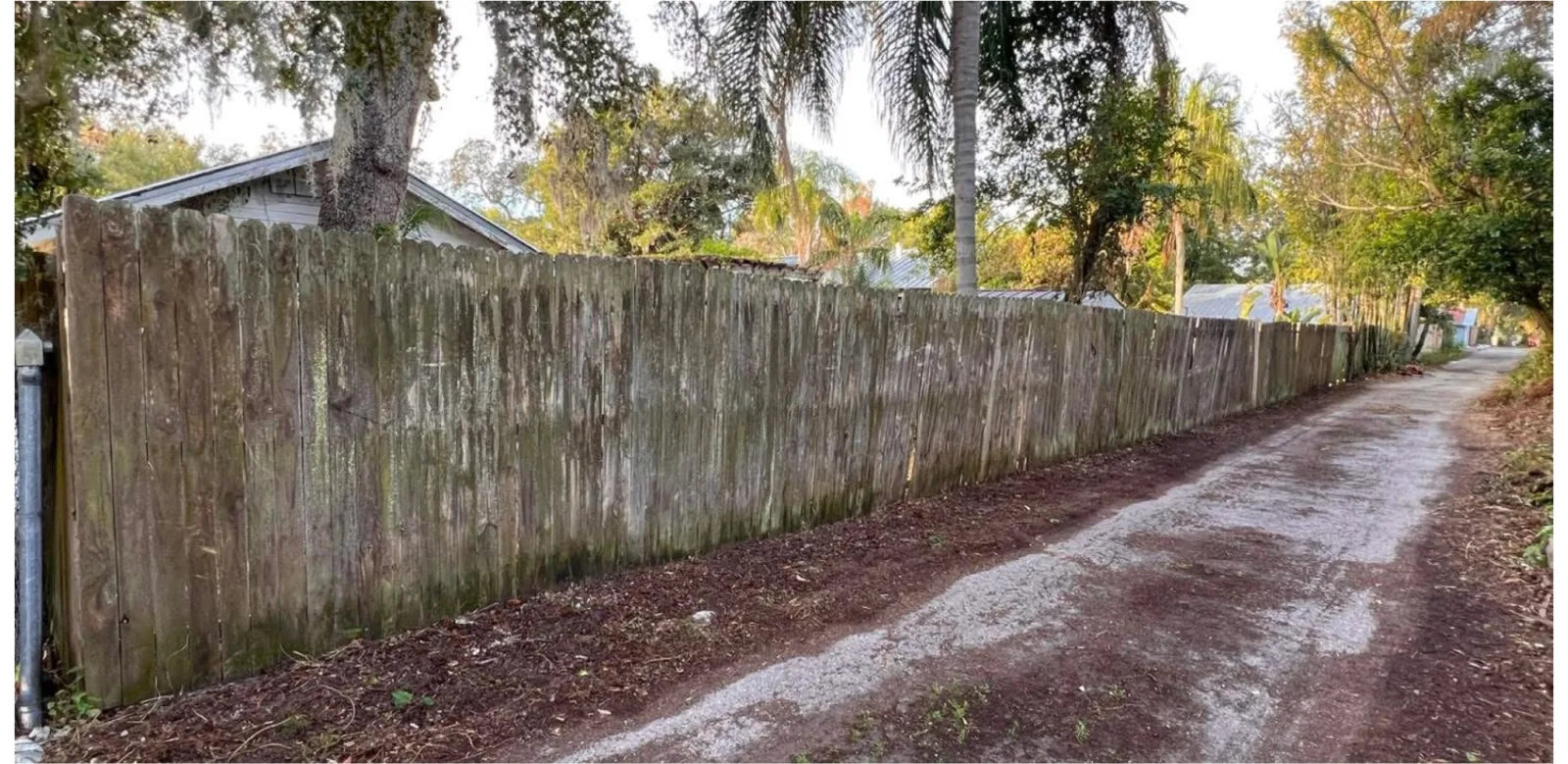 The same view before — an open boundary with no screening
